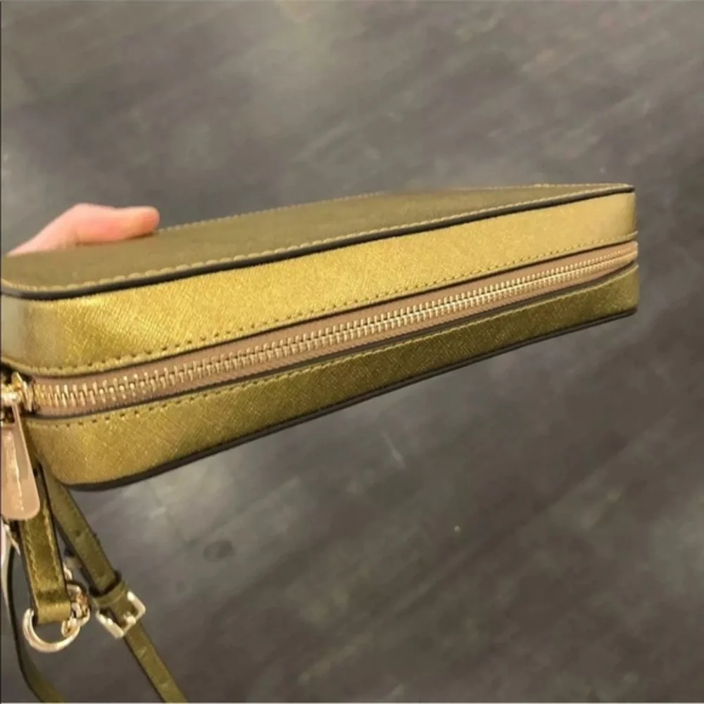 Michael kors jet set large EW crossbody old gold